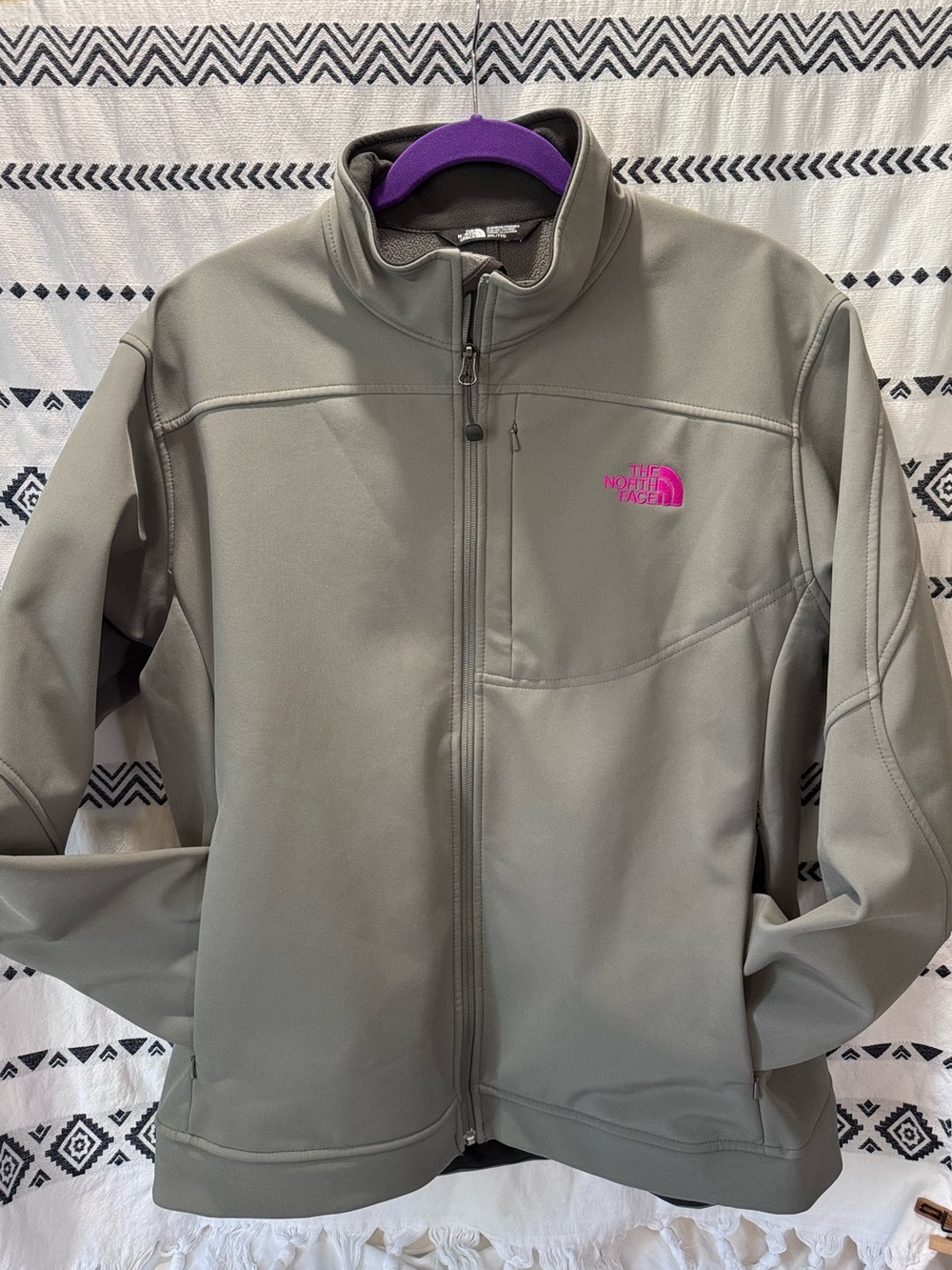 The North Face full zip jacket women’s Apex Bionic size XXL gray with pink logo